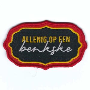 Patch Allenig op een benkske